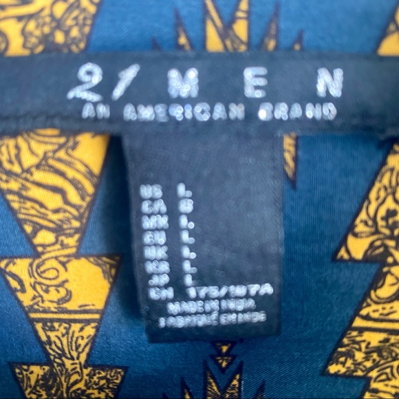 Forever 21 Mens Button Up Print - Picture 3 of 4